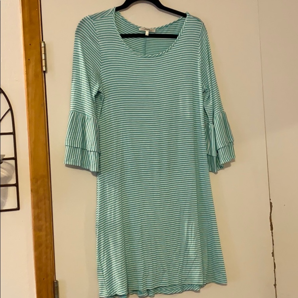 Suuuuper soft green stripped dress